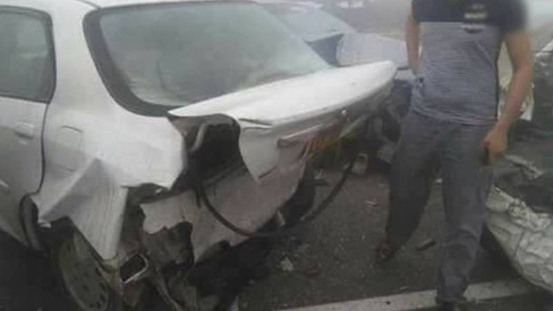 شیخوپورہ؛ سموگ کے باعث متعدد گاڑیاں آپس میں ٹکرا گئیں