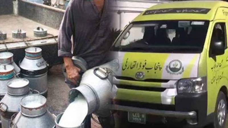 لاہور: جعلی دودھ تیار کرنے کی کوشش ناکام، 32,600 لیٹر دودھ تلف، ملزم گرفتار