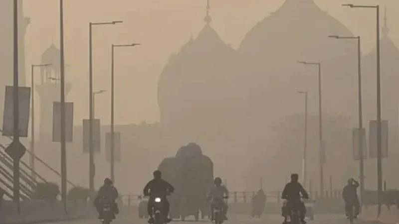 لاہور میں اسموگ کی شدت برقرار، بیماریاں پھیلنے لگیں