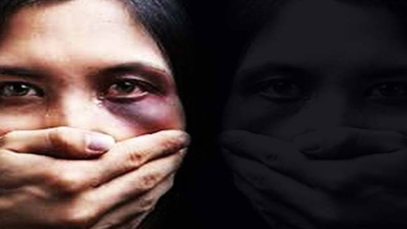  جائیداد کے تنازعہ پر بااثر افراد کا خواتین پر کلہاڑیوں سے تشدد، 3 خواتین زخمی