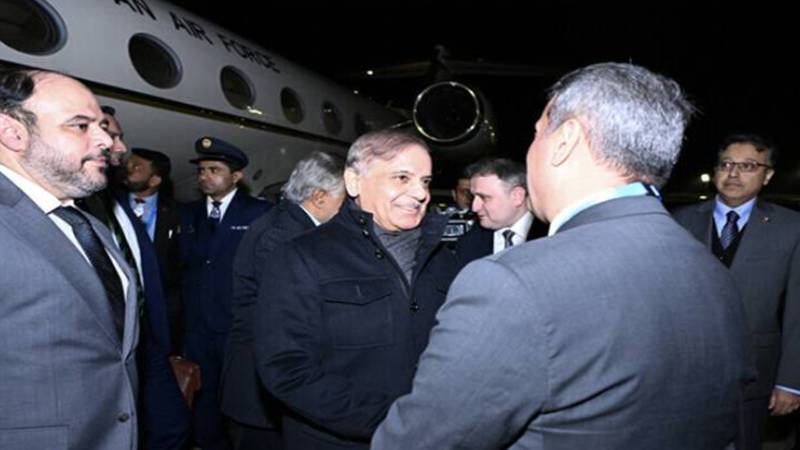 وزیرِاعظم شہباز شریف کا آذربائیجان میں COP-29 اجلاس میں شرکت، عالمی رہنماؤں سے ملاقاتیں