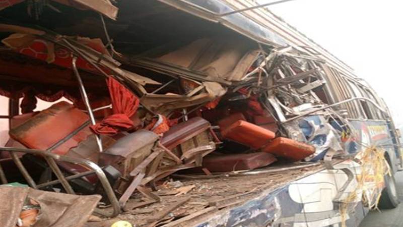 ساندہ لاہور میں بس حادثہ، 2 افراد جاں بحق، 6 زخمی