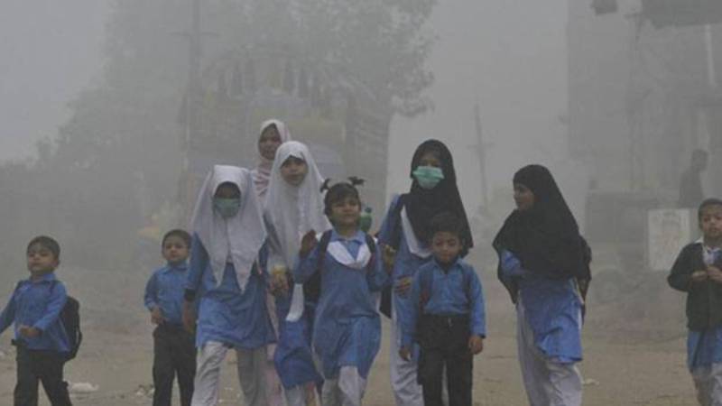 لاہور اور ملتان کے علاوہ دیگر اضلاع کے تعلیمی ادارے کل سے کھولنے کا فیصلہ
