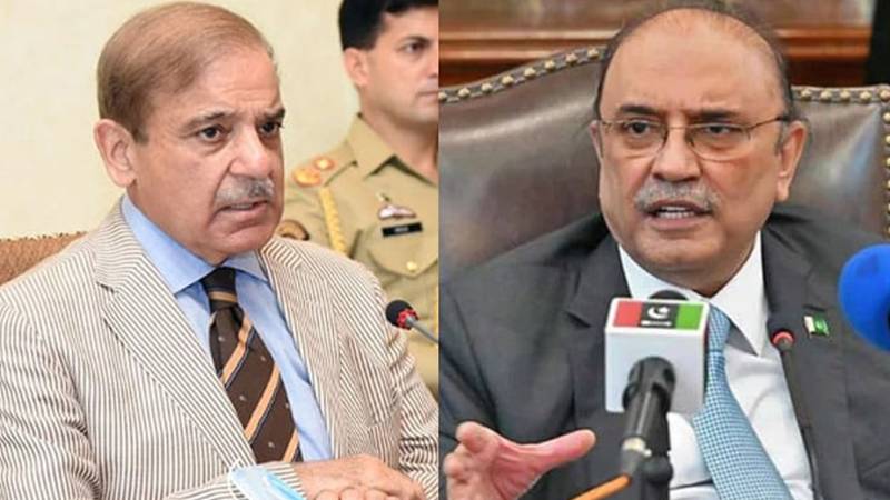صدر آصف علی زرداری اور وزیرِ اعظم شہباز شریف کا بنوں میں دہشت گردوں کے حملے میں شہید ہونے والے فوجیوں کو خراجِ عقیدت