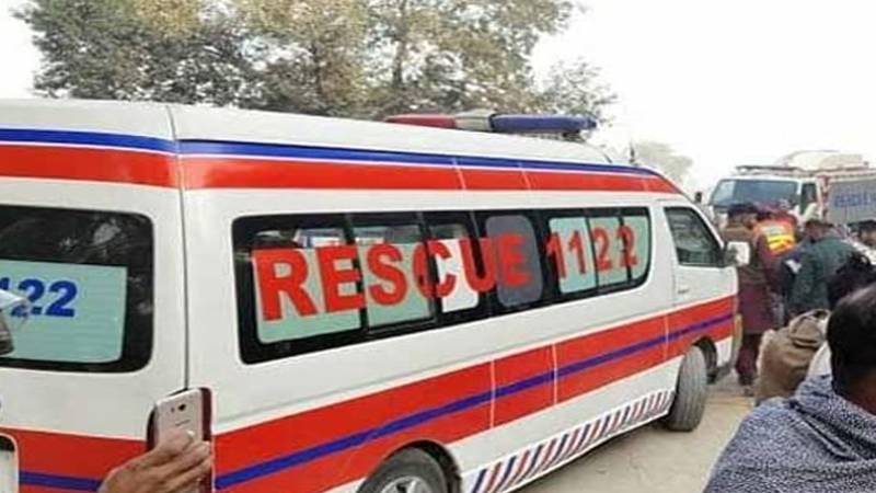 کوئٹہ میں اسکول وین ٹرین کی زد میں آگئی، 3 طالبات زخمی