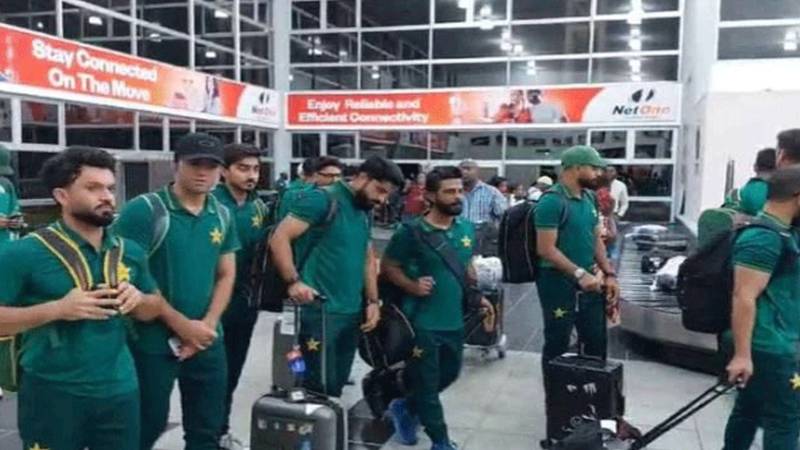 پاکستان کرکٹ ٹیم زمبابوے پہنچ گئی، 24 نومبر سے سیریز کا آغاز