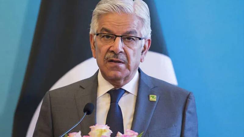 بشریٰ بی بی کا بیان مذہبی و سیاسی دیوالیہ پن، جنرل باجوہ کو خود تردید کرنی چاہیے: خواجہ آصف