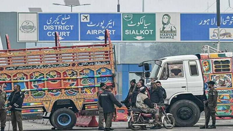 لاہور میں ٹریفک کی صورتحال: داخلی و خارجی راستے کھلے، موٹروے بند