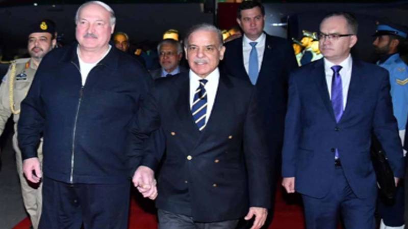بیلاروس کے صدر کی پاکستان آمد، وزیرِ اعظم ہاؤس میں گارڈ آف آنر پیش کیا گیا