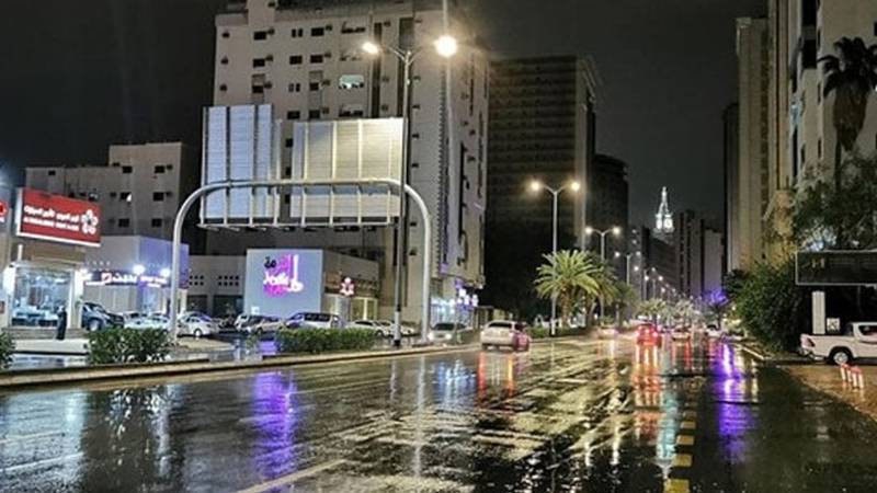 سعودی عرب میں بارشوں کا امکان، اسکولوں کو آن لائن تدریس کی ہدایت