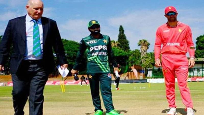 پاکستان نے زمبابوے کے خلاف تیسرے ایک روزہ میچ میں بیٹنگ کا فیصلہ کیا
