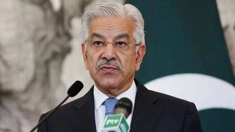 پی ٹی آئی کو چیک کرنا چاہیے کہ بشریٰ بی بی کہیں دو نمبر گیم تو نہیں کھیل گئی، خواجہ آصف