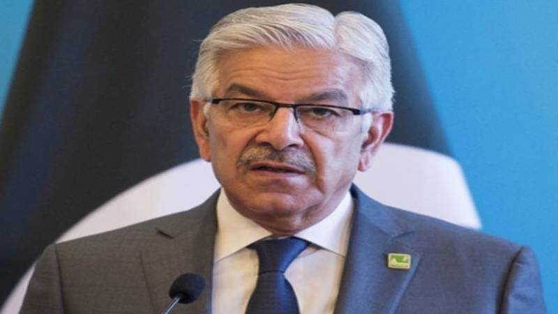عمران خان احتجاج کی جگہ تبدیل کرنے پر راضی تھے، بشریٰ بی بی نے انکار کیا:خواجہ آصف