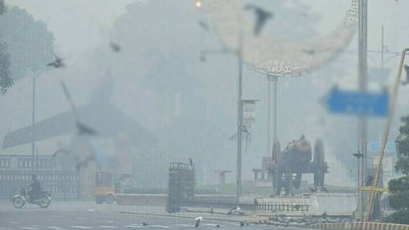لاہور: فضائی آلودگی کے خلاف کارروائیاں، 113 دکانیں سیل اور بھاری جرمانے