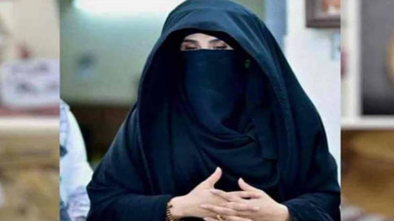 احتساب عدالت نے بشریٰ بی بی کے ناقابل ضمانت وارنٹ گرفتاری برقرار رکھے