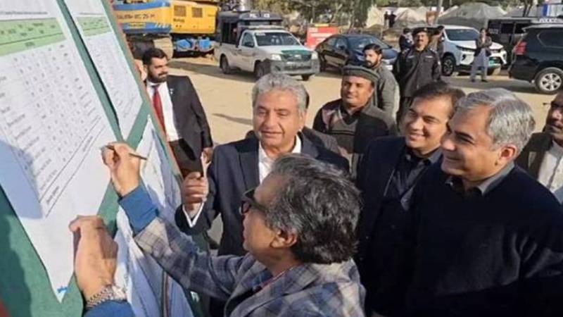 وفاقی وزیر داخلہ محسن نقوی کا ایف ایٹ ایکسچینج چوک اور سرینہ چوک انٹرچینج پراجیکٹس کا دورہ