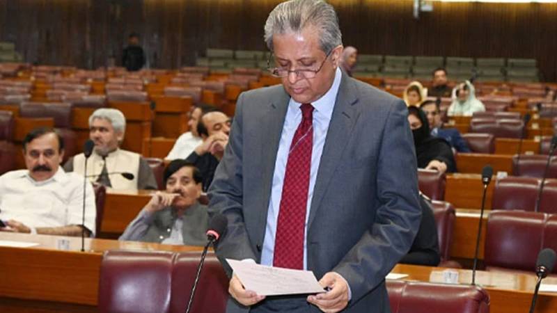 وفاقی وزراء کو 2 لاکھ تنخواہ، 1500 سی سی گاڑی، 400 لیٹر پیٹرول ملتا ہے: اعظم نذیر تارڑ