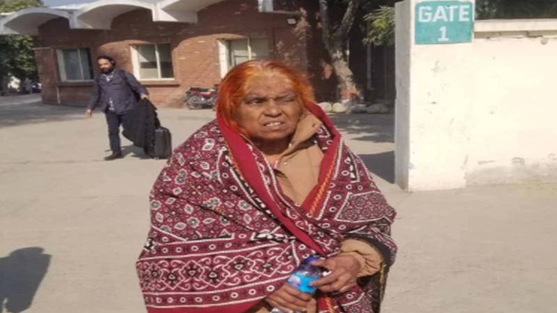 پاکستان میں مقیم بھارتی خاتون 22 سال بعد وطن واپس لوٹ آئیں