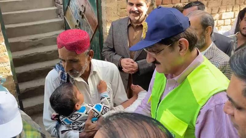 وزیراعلیٰ سندھ مراد علی شاہ کا سکھر میں پولیو مہم کا آغاز، بچوں کو قطرے پلائے