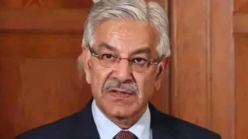وزیر دفاع خواجہ آصف کا پی ٹی آئی کو تنقید کا نشانہ، کہا دھمکیوں سے کام نہیں چلتا