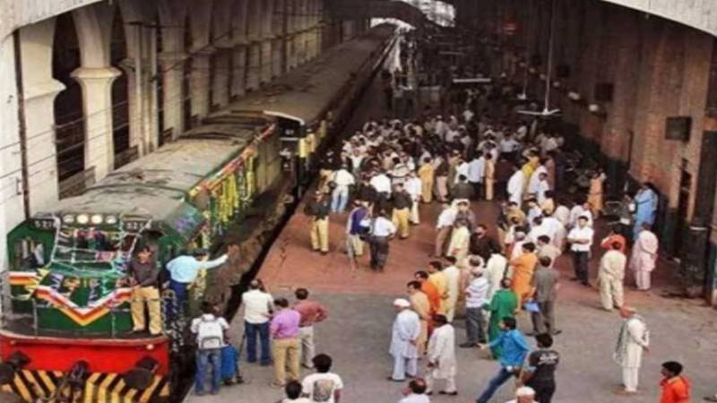 پاکستان ریلوے کی پانچ ماہ میں 37.5 ارب روپے کی ریکارڈ آمدنی