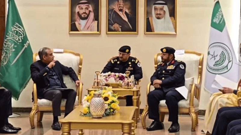 وفاقی وزیر داخلہ محسن نقوی کا کنگ فہد سیکیورٹی کالج کا دورہ: تعلیمی معیار اور سیکیورٹی تعاون کو سراہا