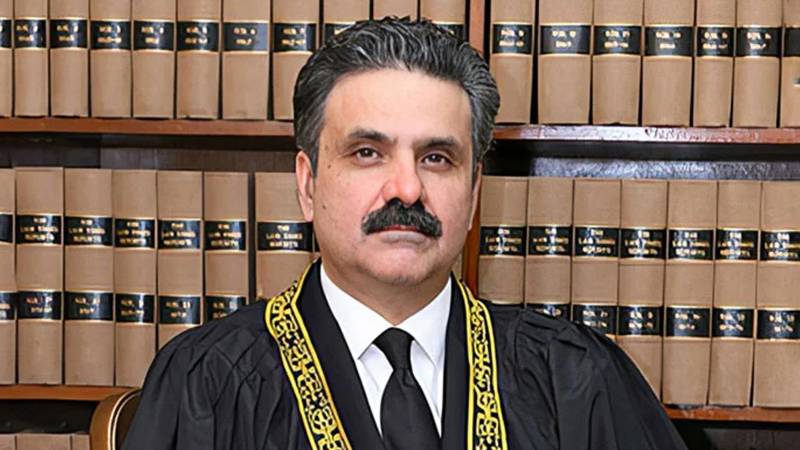 ججز کے لیے تالیاں نہ بجائیں، تسلی سے انسان خراب ہو جاتا ہے:چیف جسٹس یحییٰ آفریدی
