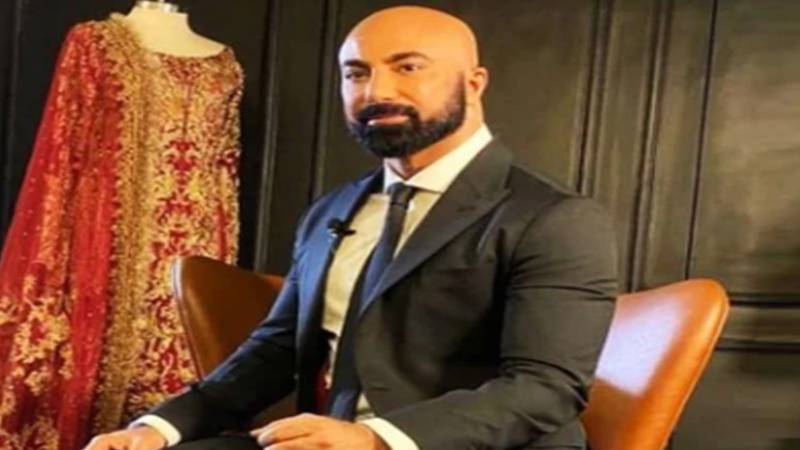 حسن شہریار کو فلسطینی کفیہ طرز کی پینٹس بنانے پر سوشل میڈیا پر تنقید