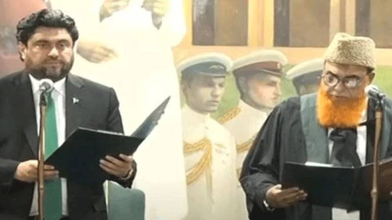 جسٹس نعمت اللّٰہ پھلپوٹو نے قائم مقام چیف جسٹس سندھ ہائی کورٹ کا حلف اٹھا لیا
