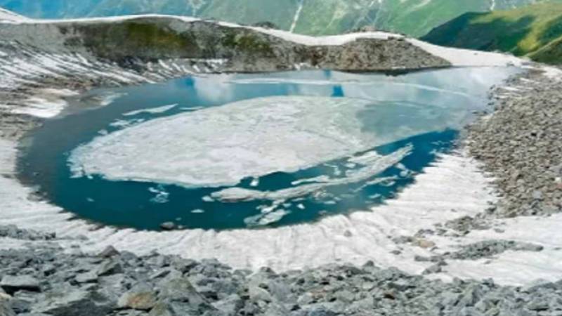 وادی کاغان میں شدید سردی، درجہ حرارت نقطہ انجماد سے نیچے