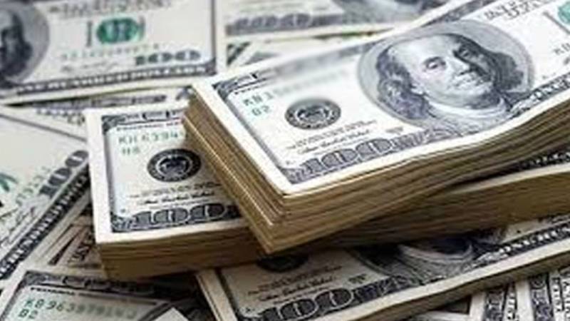 انٹربینک مارکیٹ میں ڈالر 10 پیسے سستا، 278.47 روپے پر بند