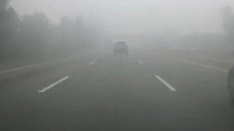 شدید دھند کے باعث موٹر ویز بند، سفر کے لیے احتیاطی تدابیر جاری