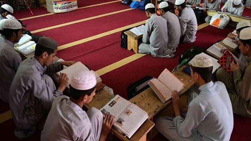 مدارس کی رجسٹریشن کے لیے نیا آرڈیننس لانے پر غور