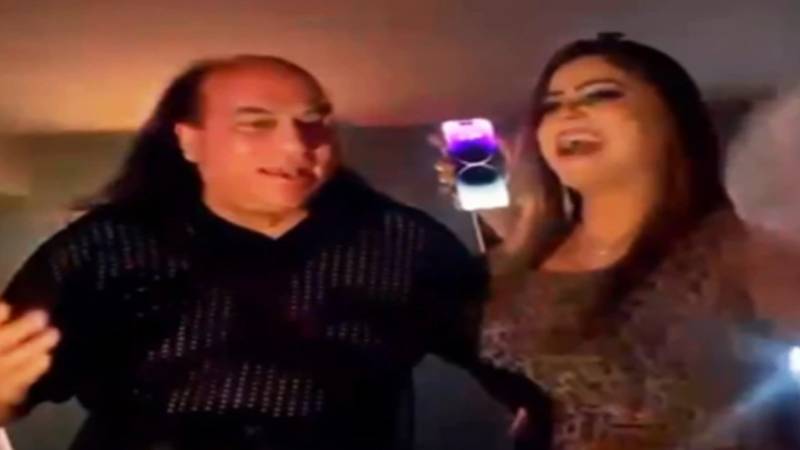 چاہت فتح علی خان کا نیا گانا ’’بدو بدی 2‘‘ ریلیز، منفرد انداز نے دھوم مچا دی