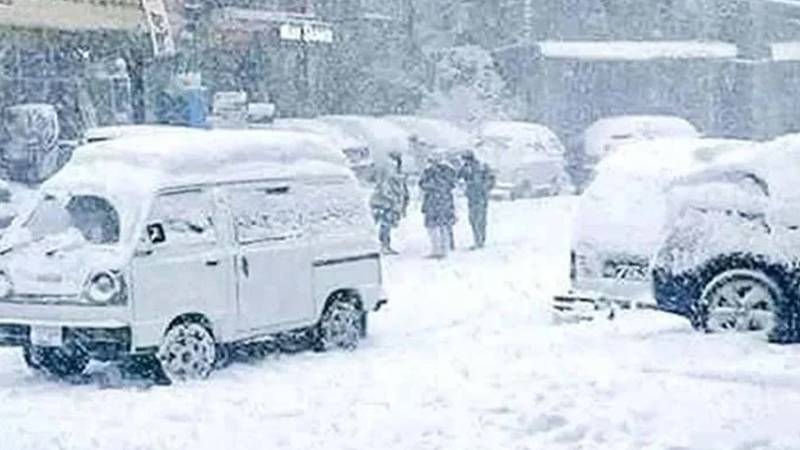 اسکردو میں منفی 13 ڈگری سردی، مختلف علاقوں میں برفباری اور نظام زندگی متاثر