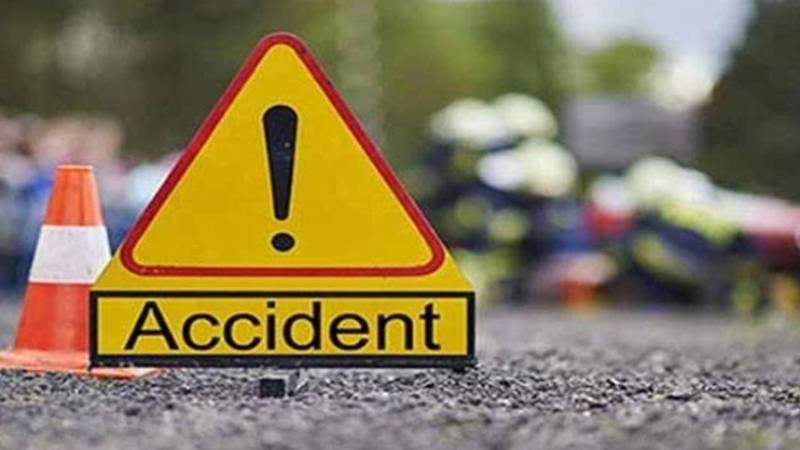 فتح جنگ کے قریب موٹروے پر تیز رفتار بس حادثے کی تفصیلات