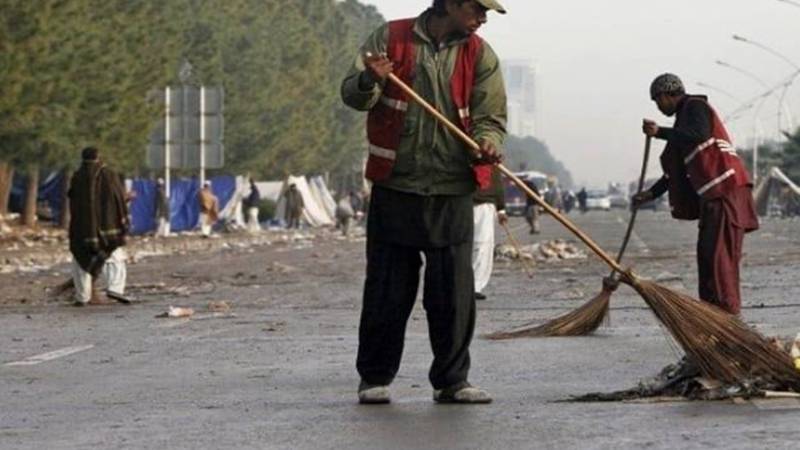 سینٹری ورکرز کو عیدالاضحٰی پر بونس نہ مل سکا، وزیراعلیٰ پنجاب نے منظوری دے دی