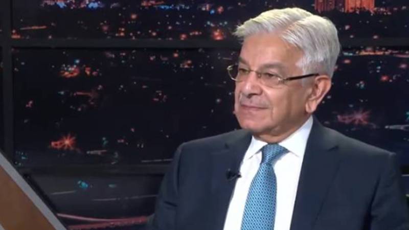 وزیر دفاع خواجہ آصف نے سیاست چھوڑنے کا عندیہ دے دیا