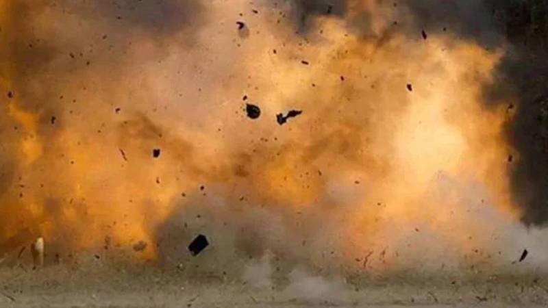 بنوں: پولیس موبائل کے قریب دھماکا، اے ایس آئی سمیت 5 اہلکار زخمی