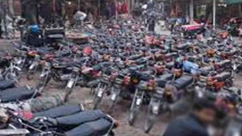 ڈی آئی جی ٹریفک لاہور نے غیر قانونی پارکنگ سٹینڈز کے خلاف کارروائی کا حکم دے دیا