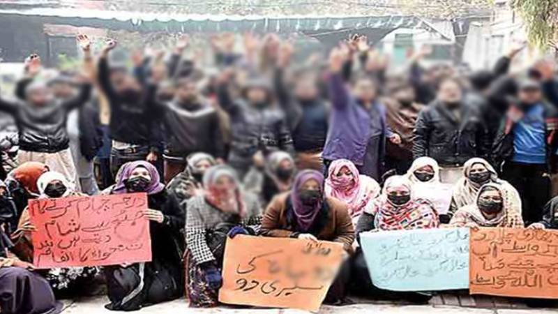 محکمہ تعلیم کے درجہ چہارم ملازمین کا احتجاج، چار ماہ سے تنخواہوں کی عدم ادائیگی