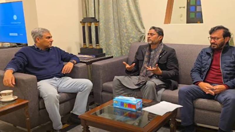 چئیرمین پی سی بی سے ہاکی کے سابق کھلاڑیوں شہباز سینئر اور خواجہ جنید کی ملاقات