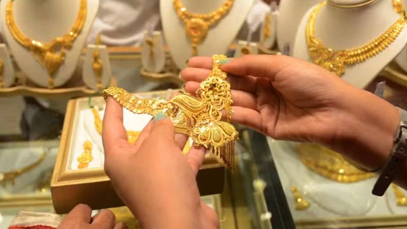 سونے کی قیمت میں مزید اضافہ، فی تولہ 276,000 روپے تک پہنچ گئی