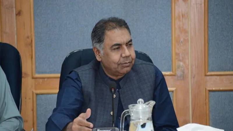 الیکشن کمیشن نے پی ٹی آئی کے سینیٹر سیف اللّٰہ ابڑو کے خلاف ریفرنس خارج کر دیا