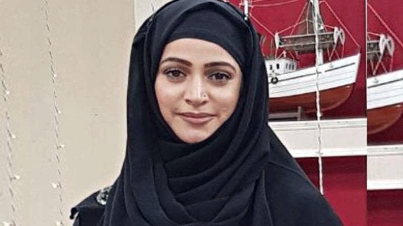 سابق اداکارہ نور بخاری کا حجاب پر تنقید کرنے والوں کو شدید ردعمل