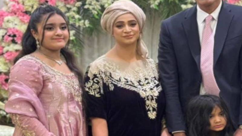 نور بخاری کا حجاب پر تنقید کرنے والوں کو سخت جواب