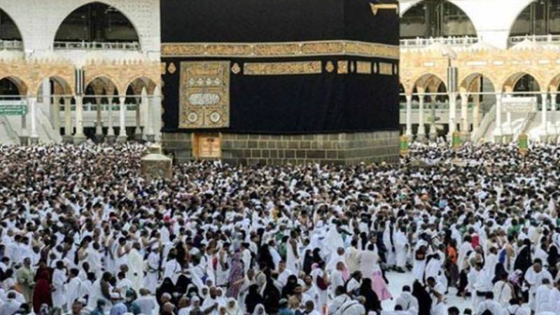 بیرون ملک پاکستانیوں کے لیے خوشخبری: عازمین حج کے لیے پاسپورٹ سہولیات متعارف