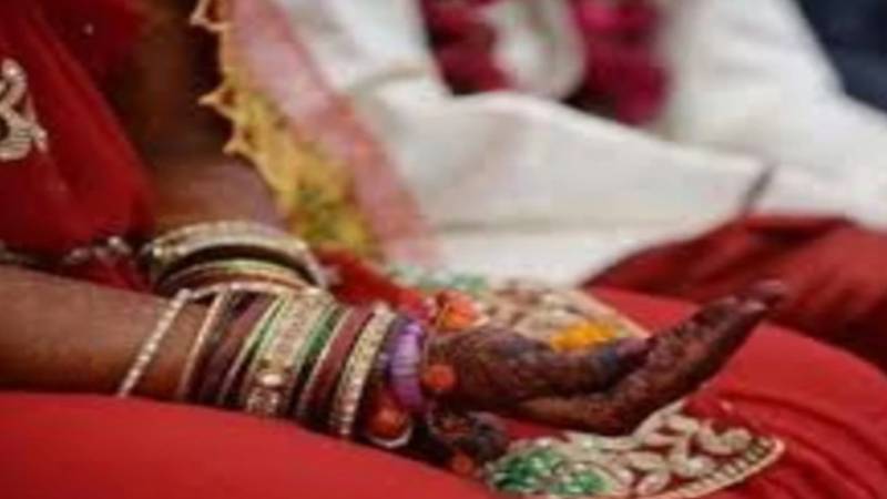 بھارت: شراب پی کر آنے والے دلہے کو دلہن کی ماں نے رخصت کرنے سے انکار کردیا