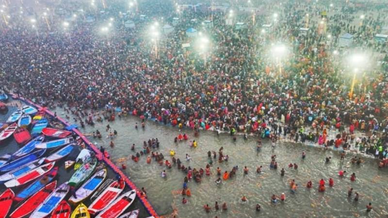بھارت کا کمبھ میلہ: 50 لاکھ ہندو یاتریوں کی شرکت، 40 کروڑ افراد کی شرکت کی توقع