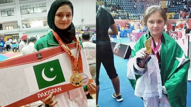 عائشہ ایاز کا فرنٹیئر کور ہیڈکوارٹر کا دورہ، گولڈ میڈل جیتنے پر اعزاز سے نوازا گیا
